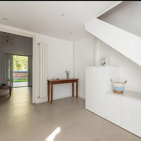 Nyaraló Abracadabra Hidden Garden