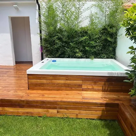 Abracadabra Hidden Garden Nyaraló